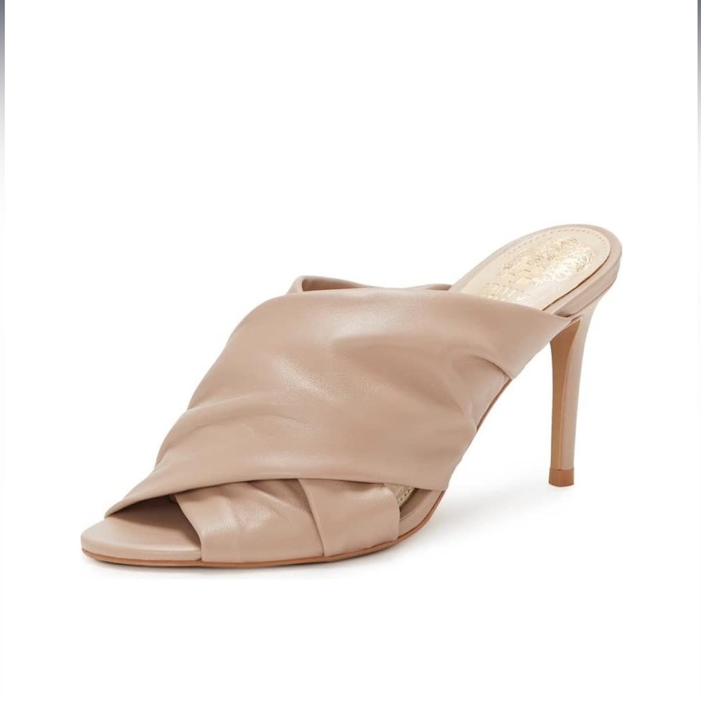 VINCE CAMUTO CLARSTIE MULE IN NUDE